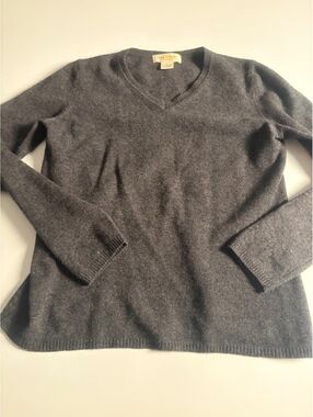 Peck & Peck Gray 100% Cashmere V-Neck Sweater, S